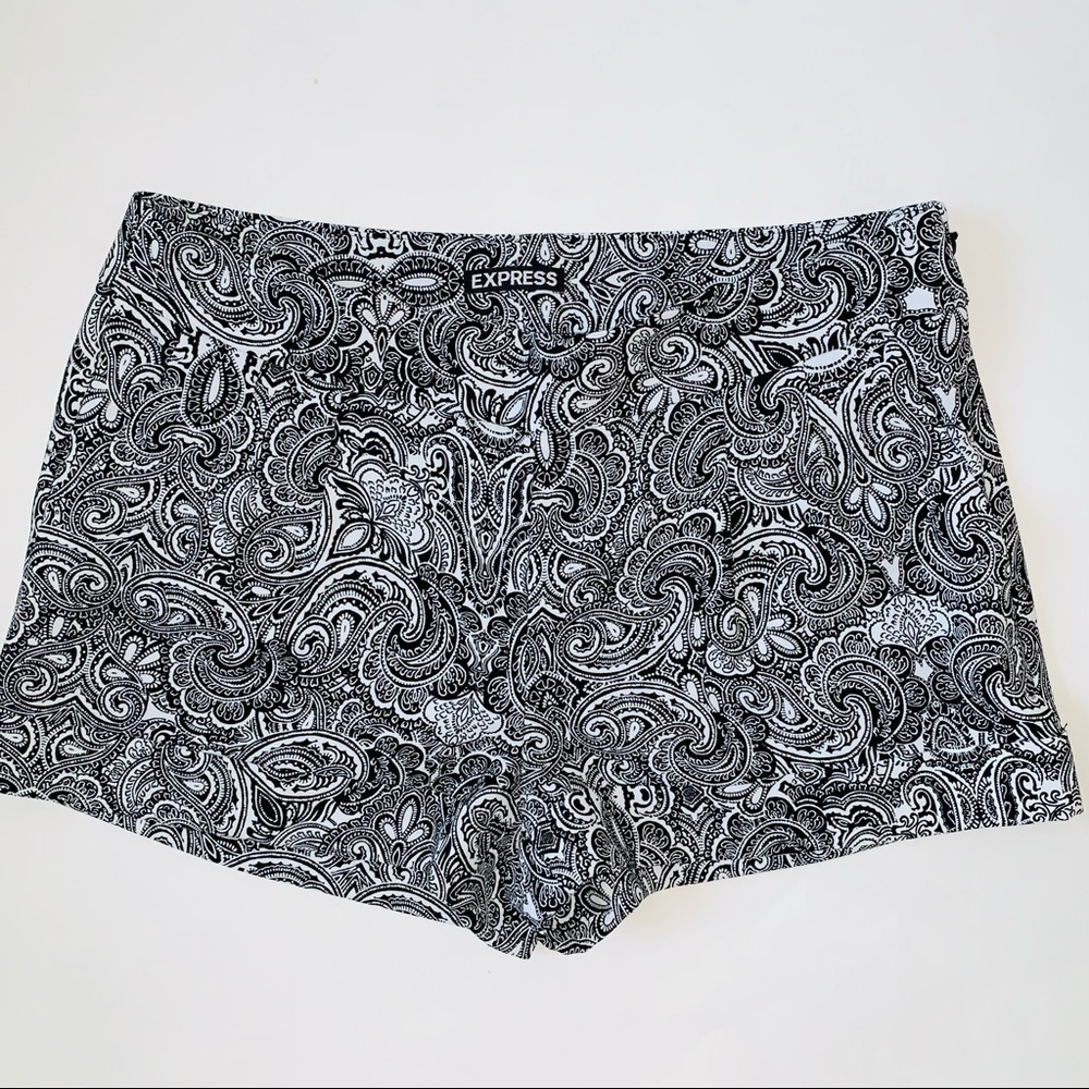 Express Paisley Print Shorts Black White Floral 4